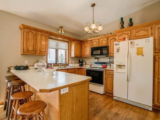 6660 Crested Butte Rd, Bismarck, ND 58503