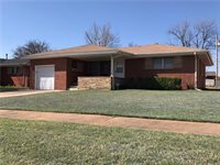 411 W Curtis Dr, Midwest City, OK 73110