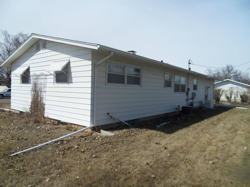 1506 2nd Ave East, Williston, ND 58801