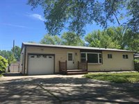 2516 5th St NW, Minot, ND 58703