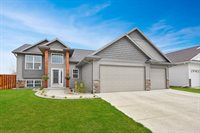 2733 Heritage Dr NW, Minot, ND 58703