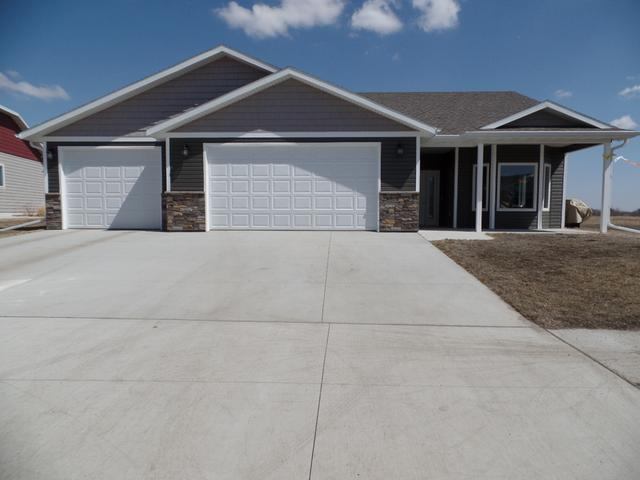 1608 Ridge Dr SE, Mandan, ND 58554