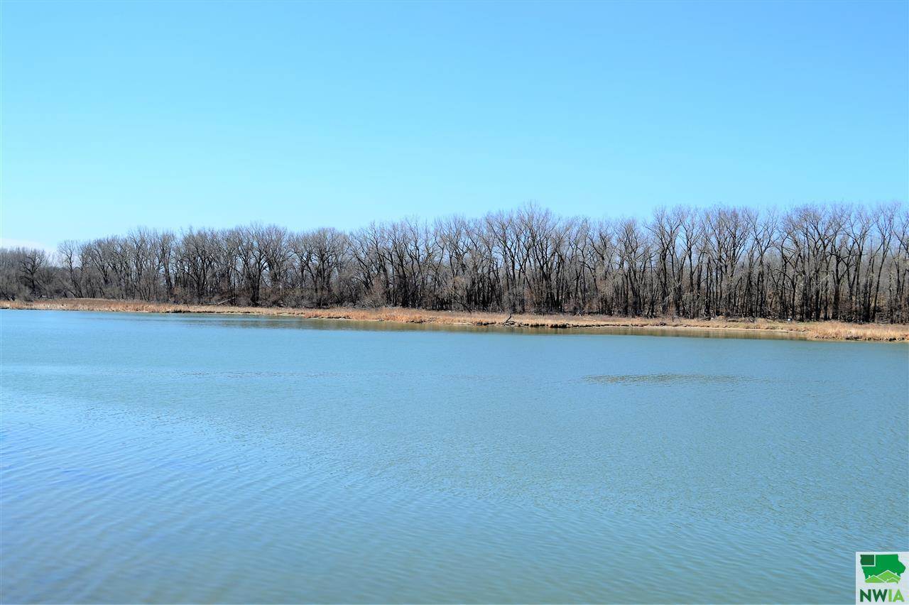 604 Lakeshore Dr., McCook Lake, SD 57049