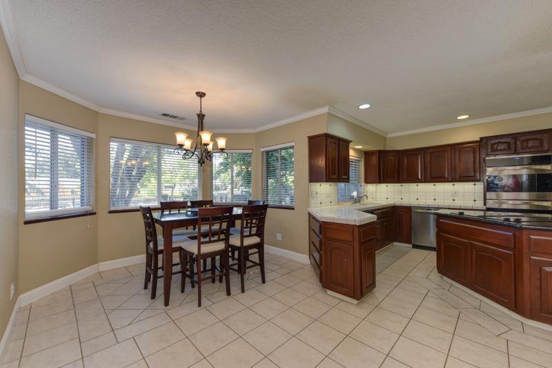 8016 Sunrise Boulevard, Citrus Heights, CA 95610