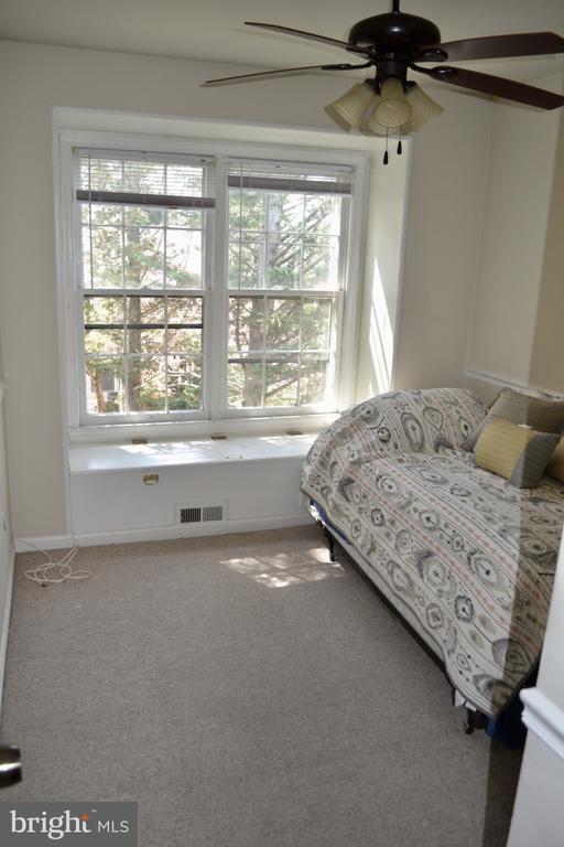 9922 Tambay Court, Montgomery Village, MD 20886