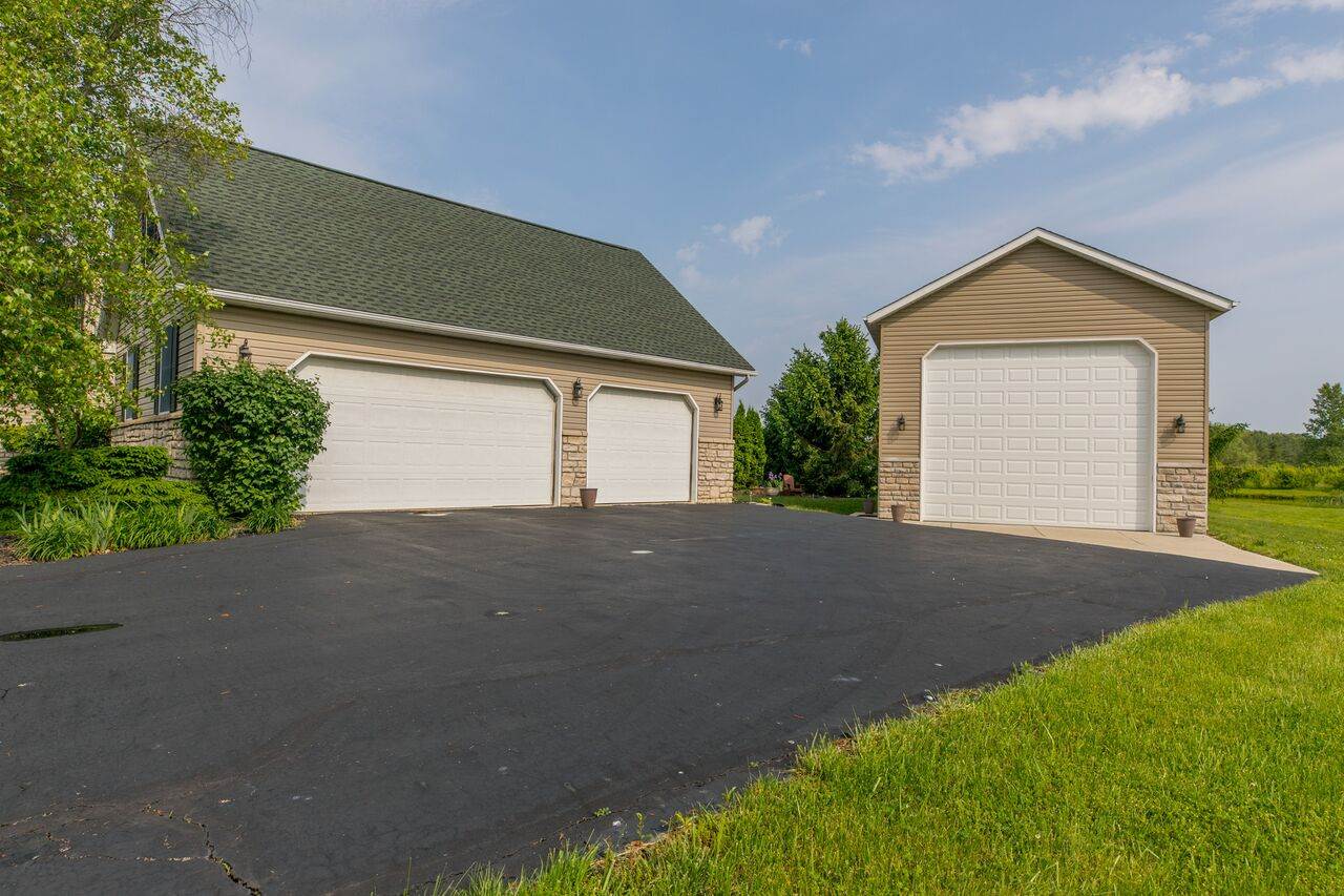 7260 Basil Western Road NW, Canal Winchester, OH 43110