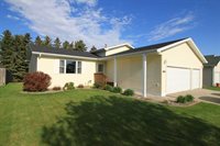 1932 25th St SW, Minot, ND 58701