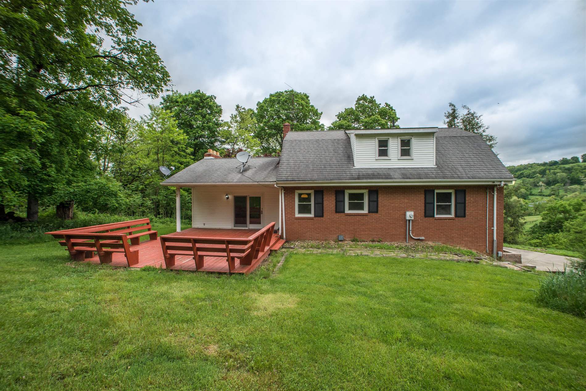 15 Cove Rd, North Franklin Township, PA 15301