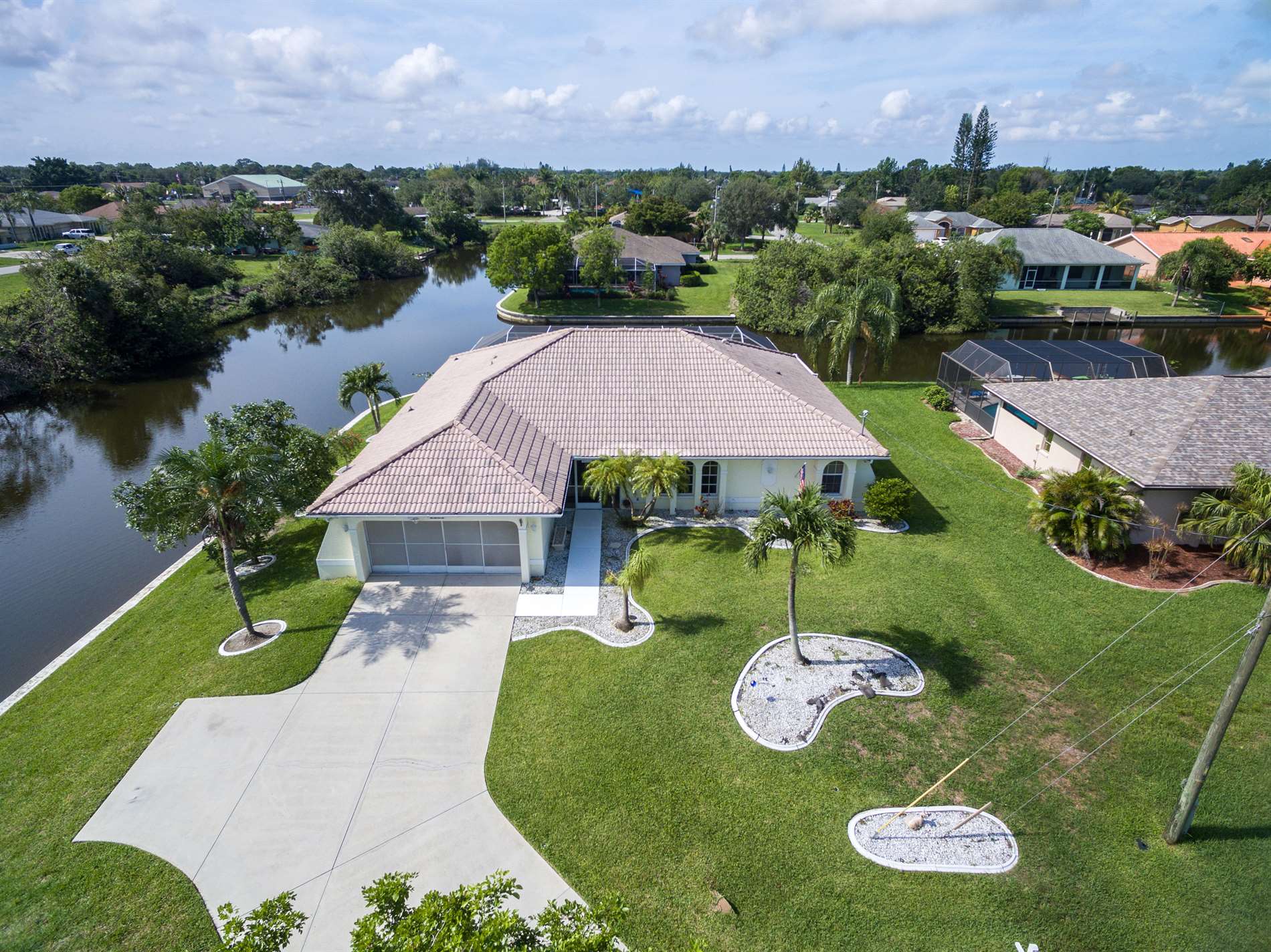 2304 SE 2nd St, Cape Coral, FL 33990