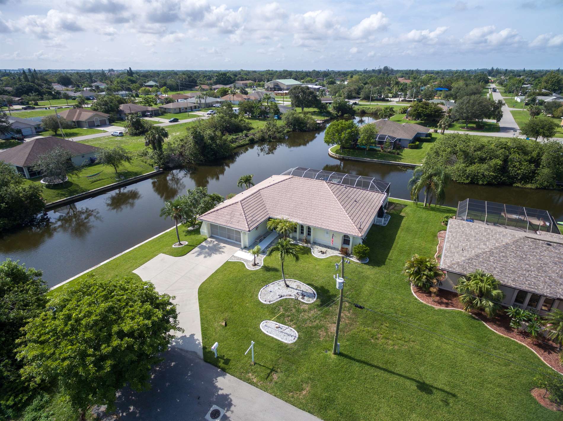 2304 SE 2nd St, Cape Coral, FL 33990