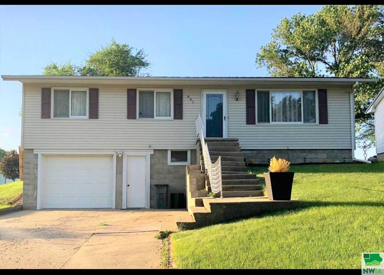 841 Reed St., Akron, IA 51001