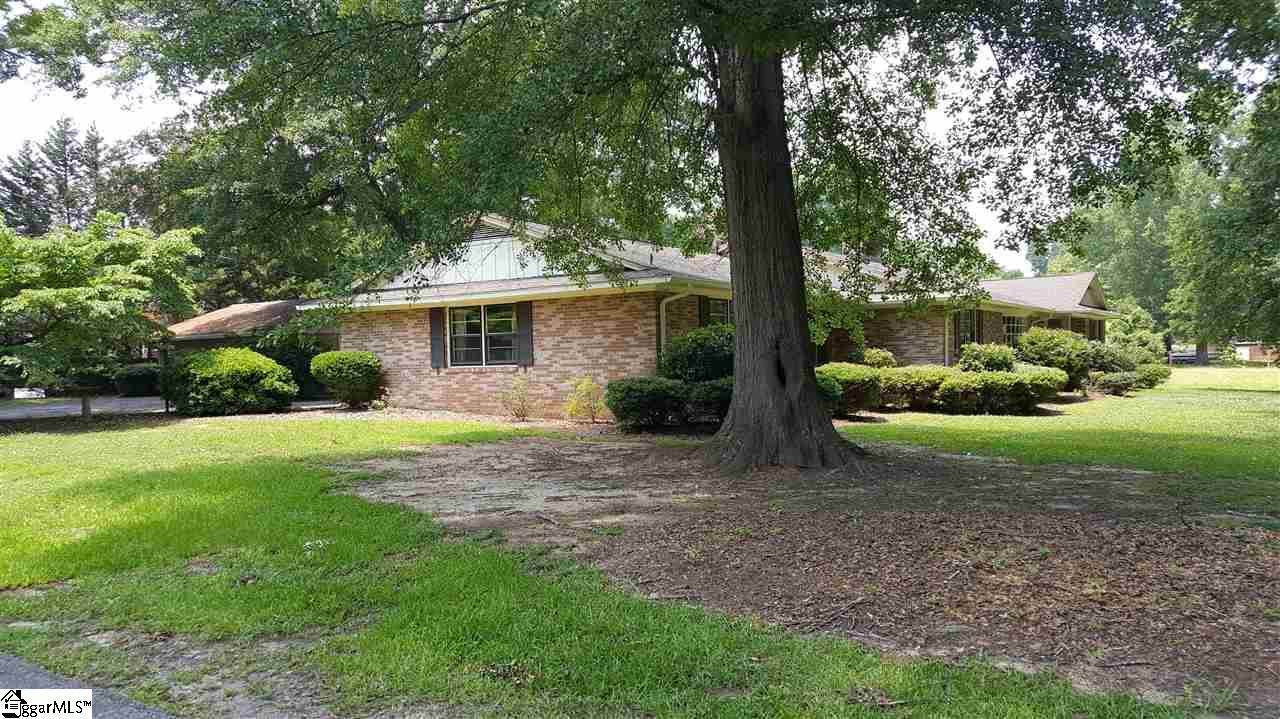 106 Ansel, Clinton, SC 29325