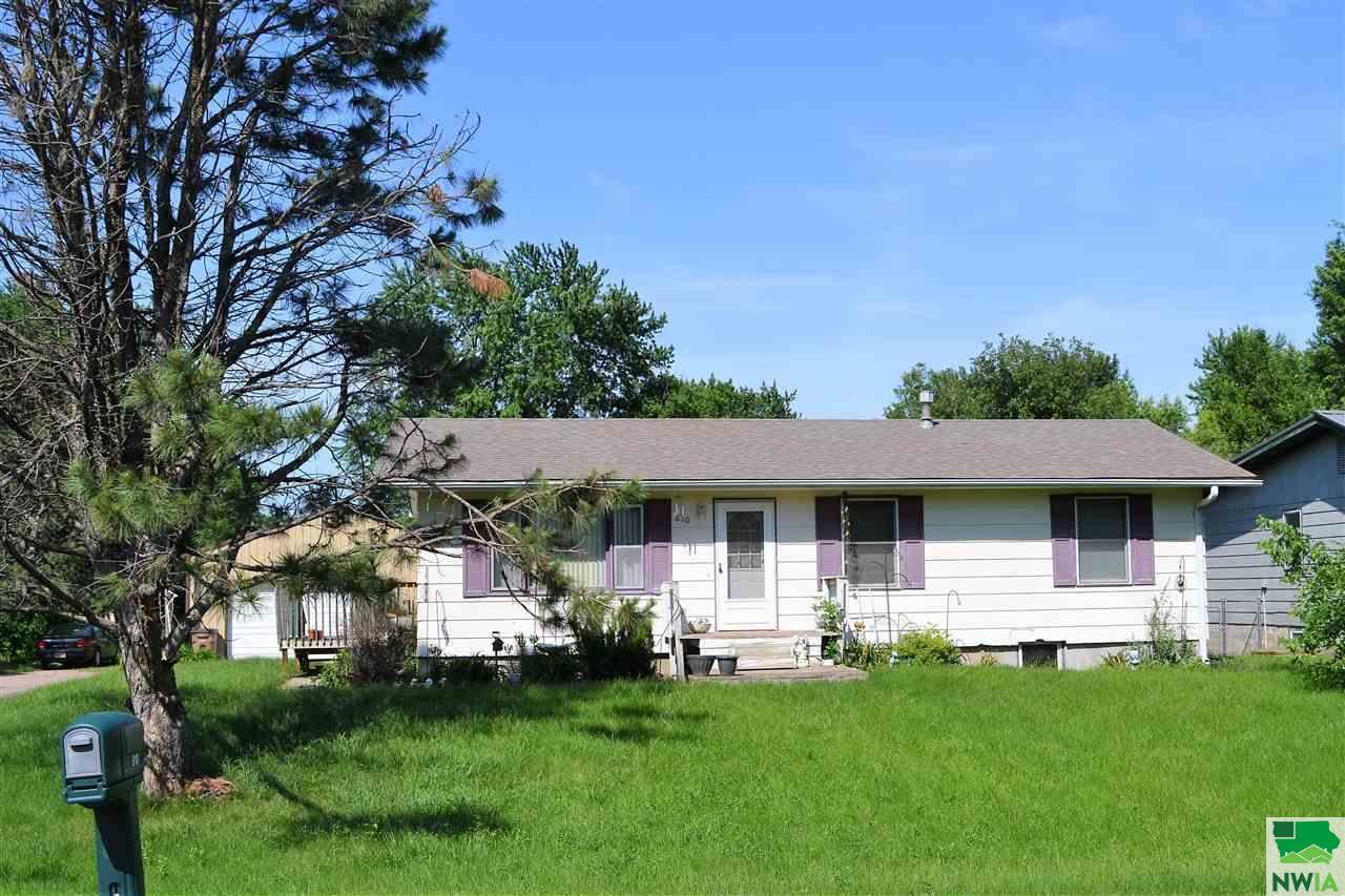 810 Esther St., Jefferson, SD 57038