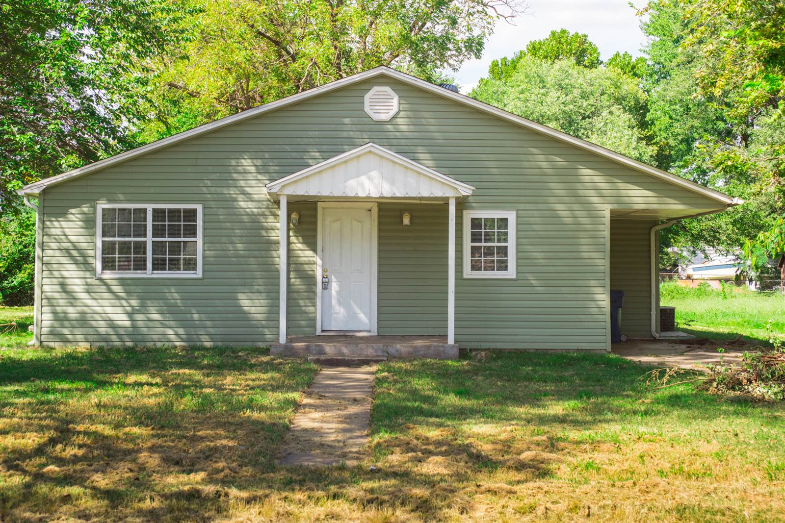 701 Locust Street, Carl Junction, MO 64834