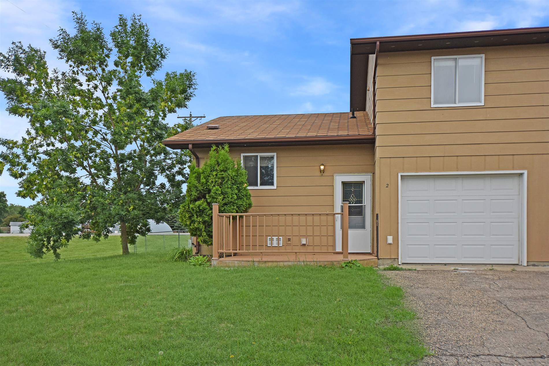 2 Stemen Dr, Burlington, ND 58722