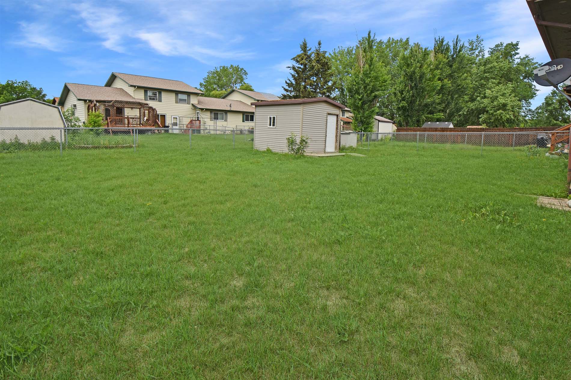 2 Stemen Dr, Burlington, ND 58722