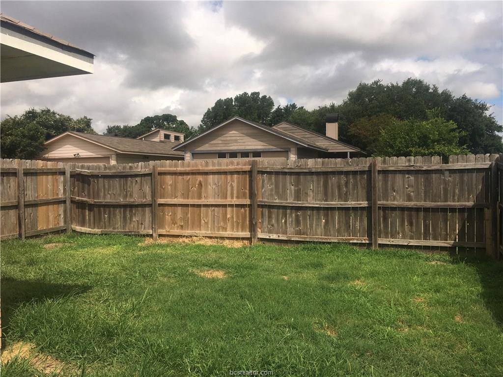 825 Azalea Court, College Station, TX 77840