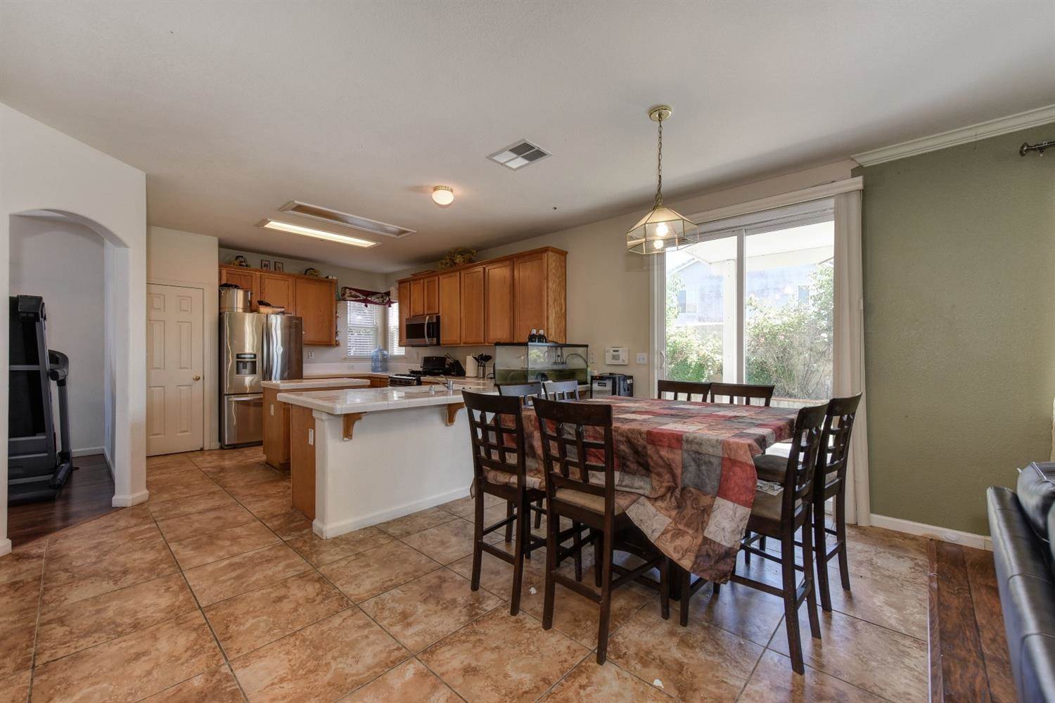 4200 Freitag Way, Elk Grove, CA 95758