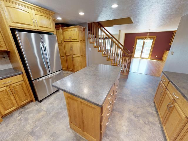 8301 Apple Creek Rd, Bismarck, ND 58504