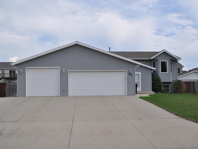 85 Weir Dr, Lincoln, ND 58504
