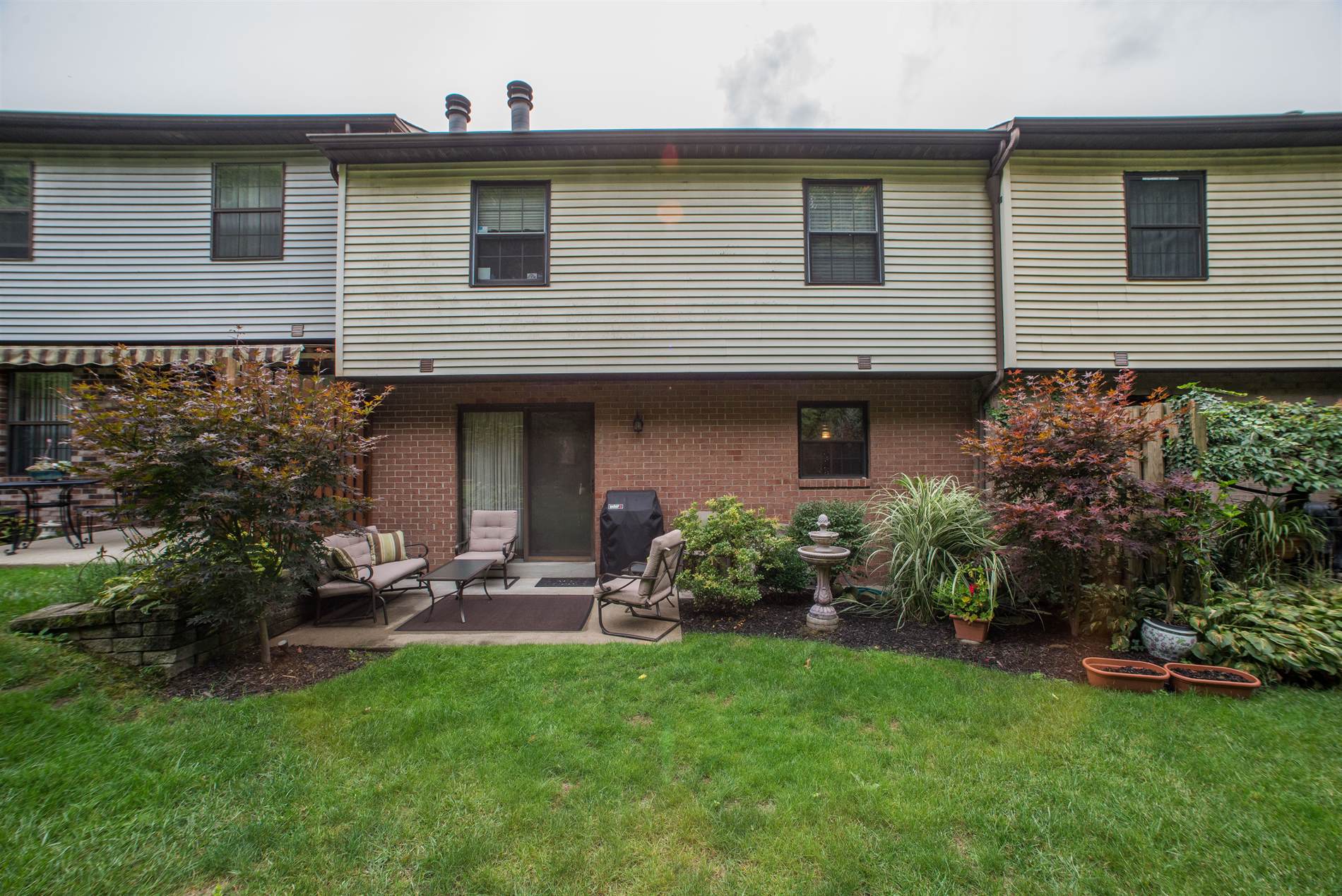 560 Thorncliffe Dr, Robinson Township - NWA, PA 15205