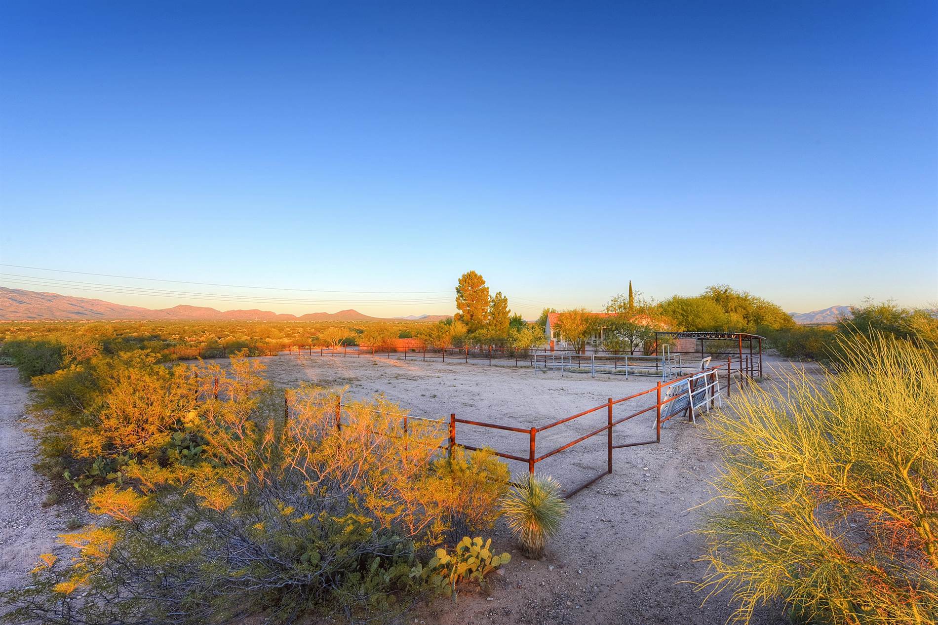 8170 S. Wentworth Road, Tucson, AZ 85747