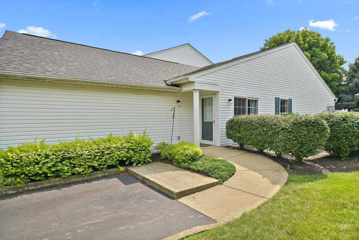 6774 Axtel Drive, #15E, Canal Winchester, OH 43110