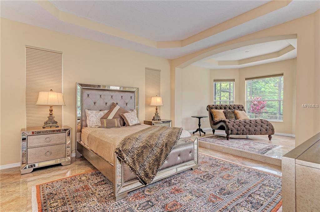 8225 Santa Rosa Court, Sarasota, FL 34243