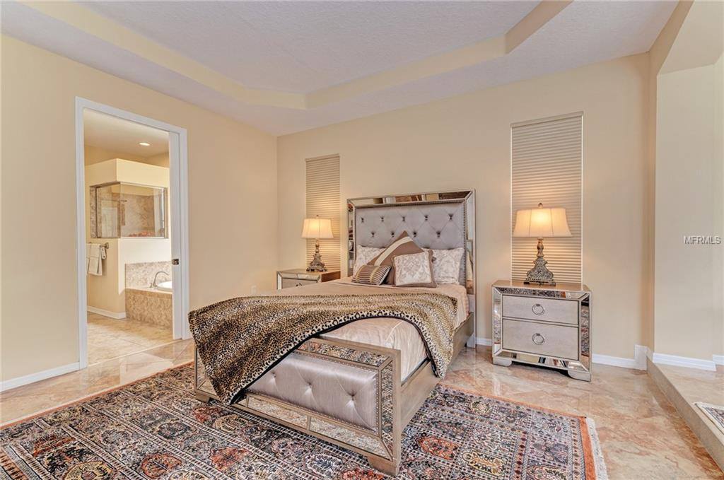 8225 Santa Rosa Court, Sarasota, FL 34243