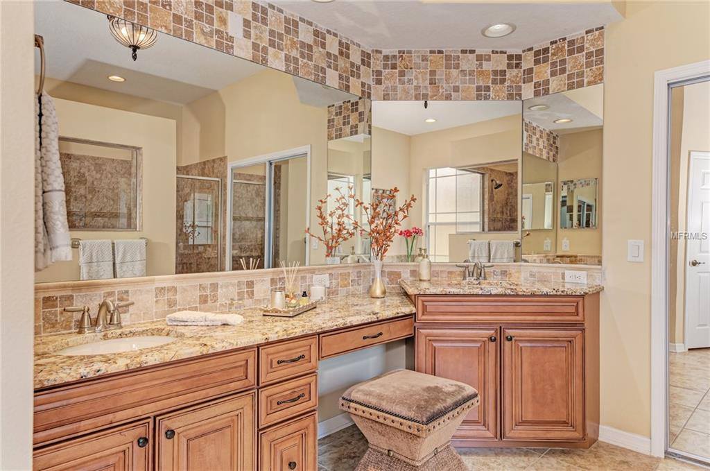 8225 Santa Rosa Court, Sarasota, FL 34243