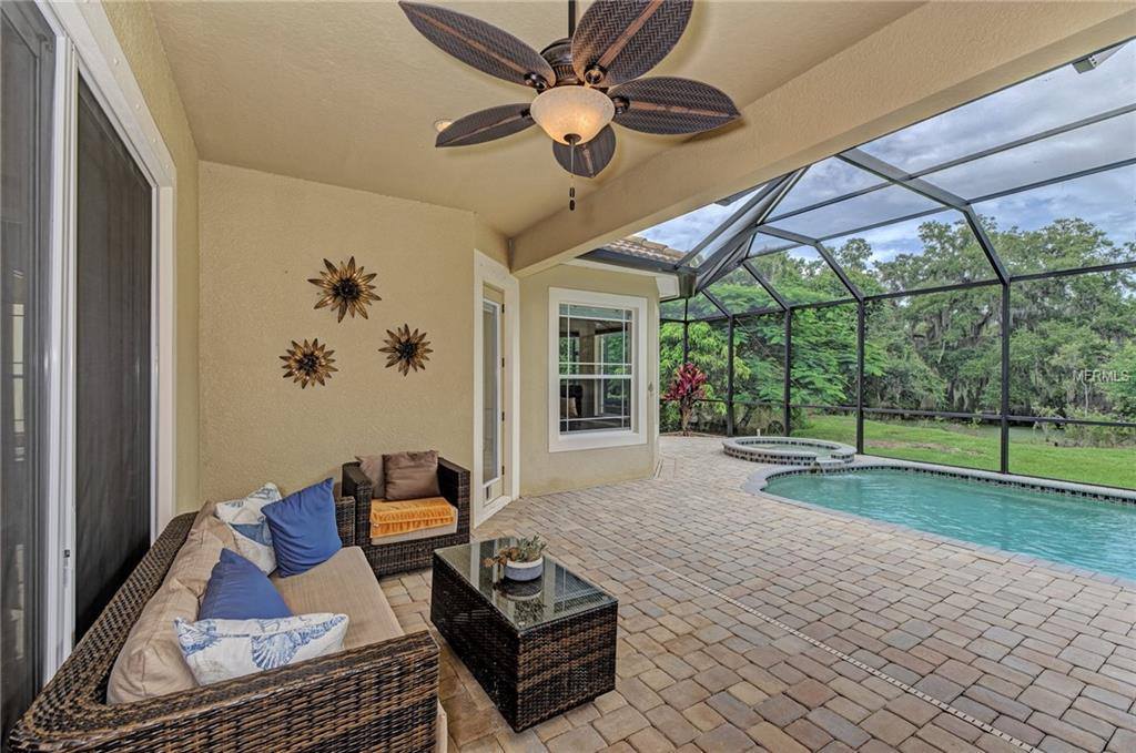 8225 Santa Rosa Court, Sarasota, FL 34243