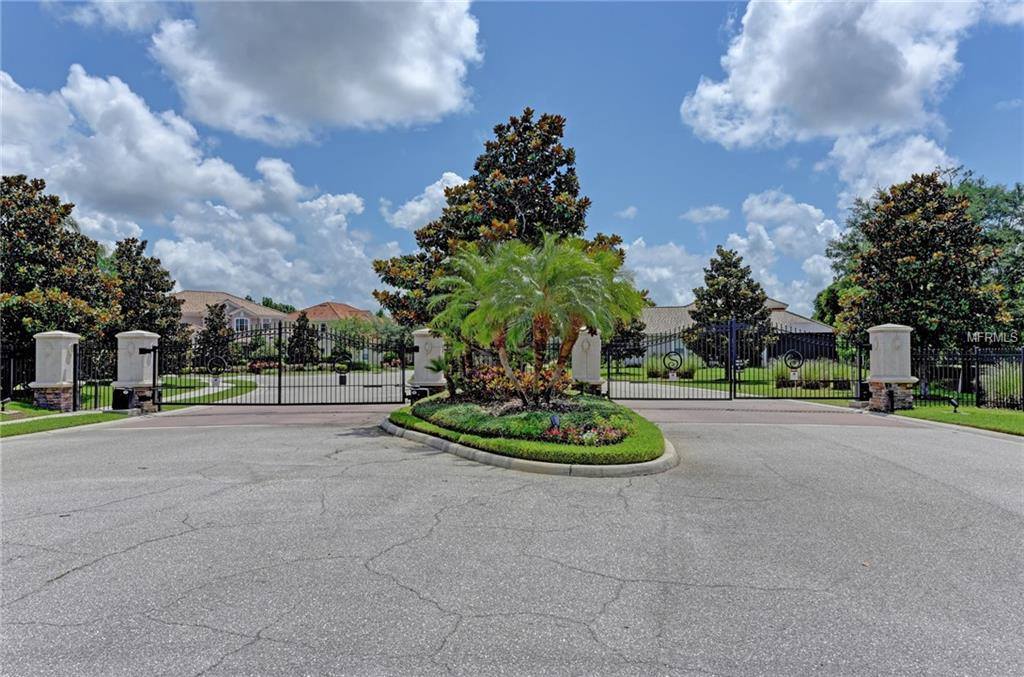 8225 Santa Rosa Court, Sarasota, FL 34243
