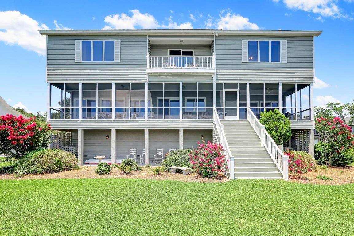 323 Friendly Shores Road, Wilmington, NC 28409