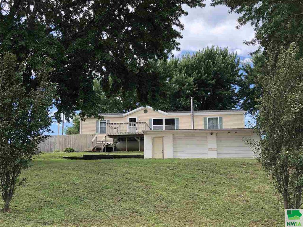 48202 Renken Road, Akron, IA 51001