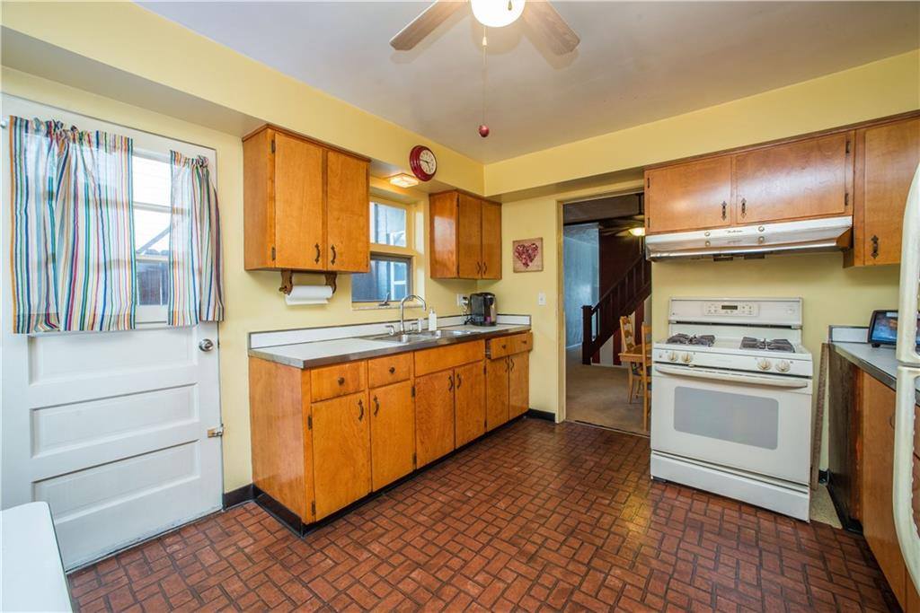 5164 Carnegie St, Lawrenceville, PA 15201