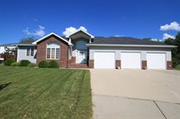 1109 11th St SW, Minot, ND 58701