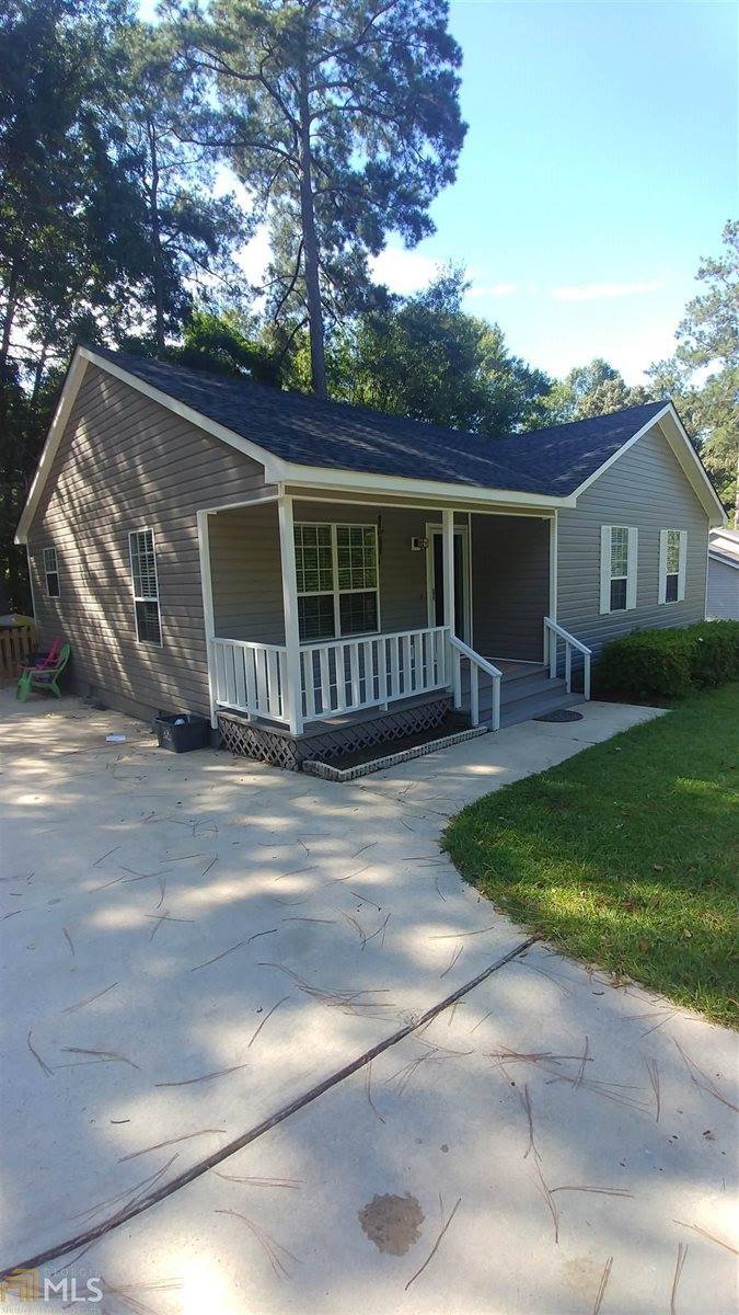 107 Second St, Byron, GA 31008