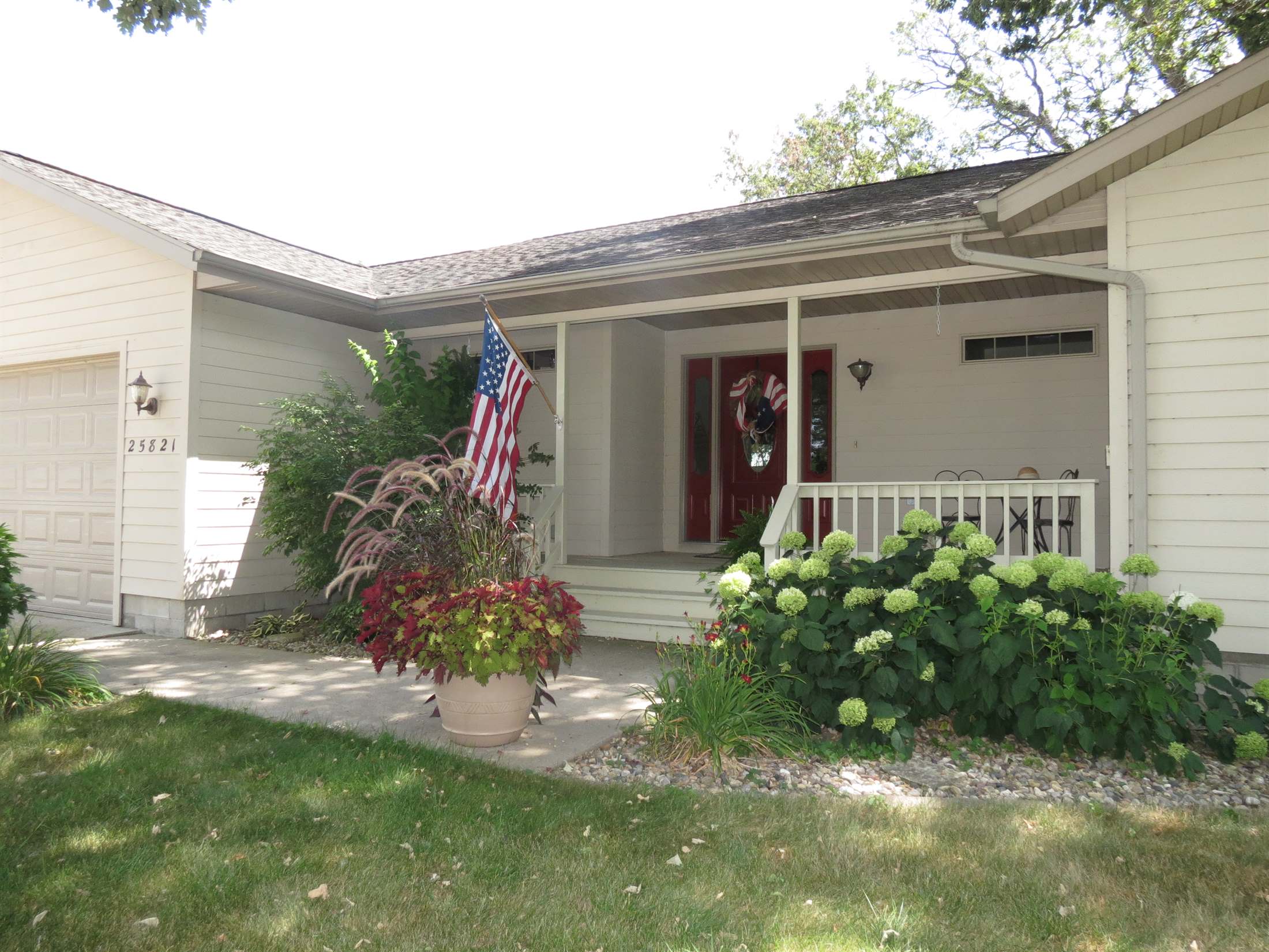 25821 168th Street, Spirit Lake, IA 51360