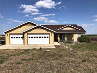 4914 Ridge Dr, Williston, ND 58801