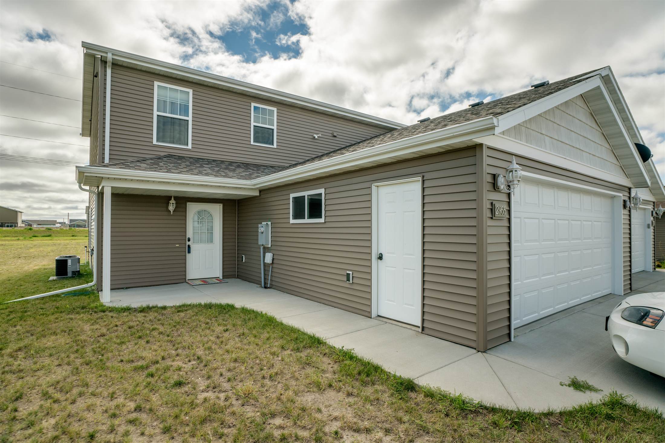 2955 McCurry Wy, Lincoln, ND 58504