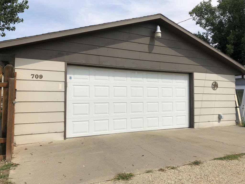 709 19th Street West, Williston, ND 58801