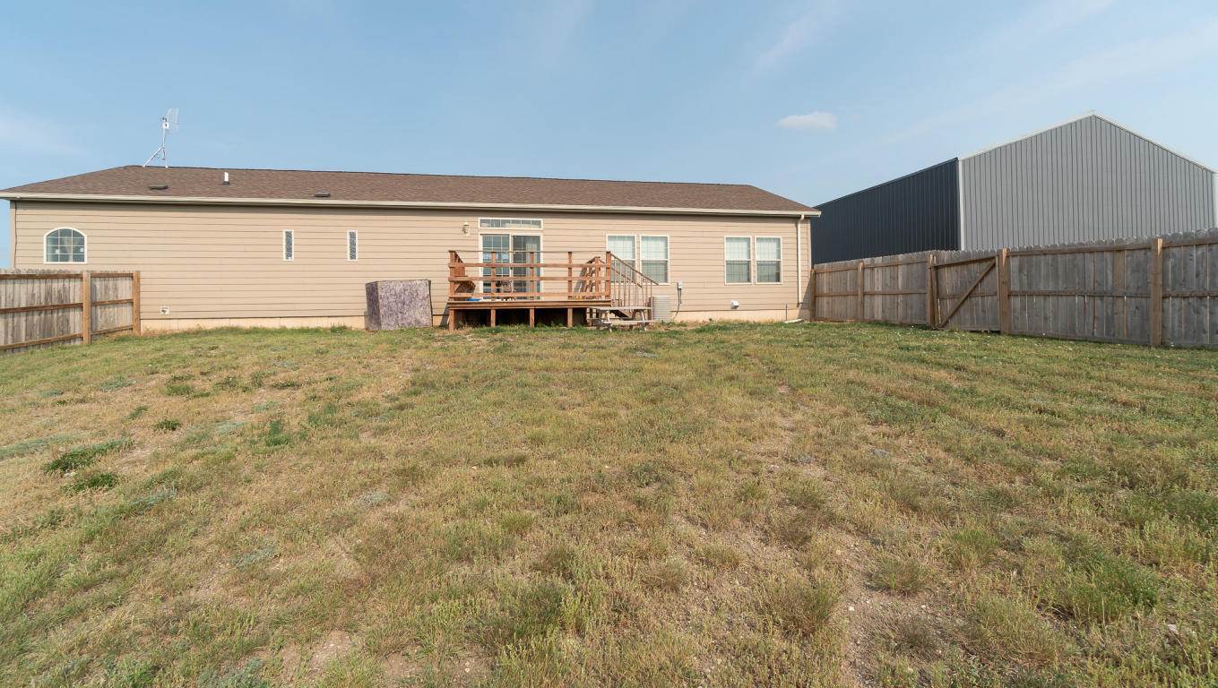 5731 Patriot Ln, Williston, ND 58801