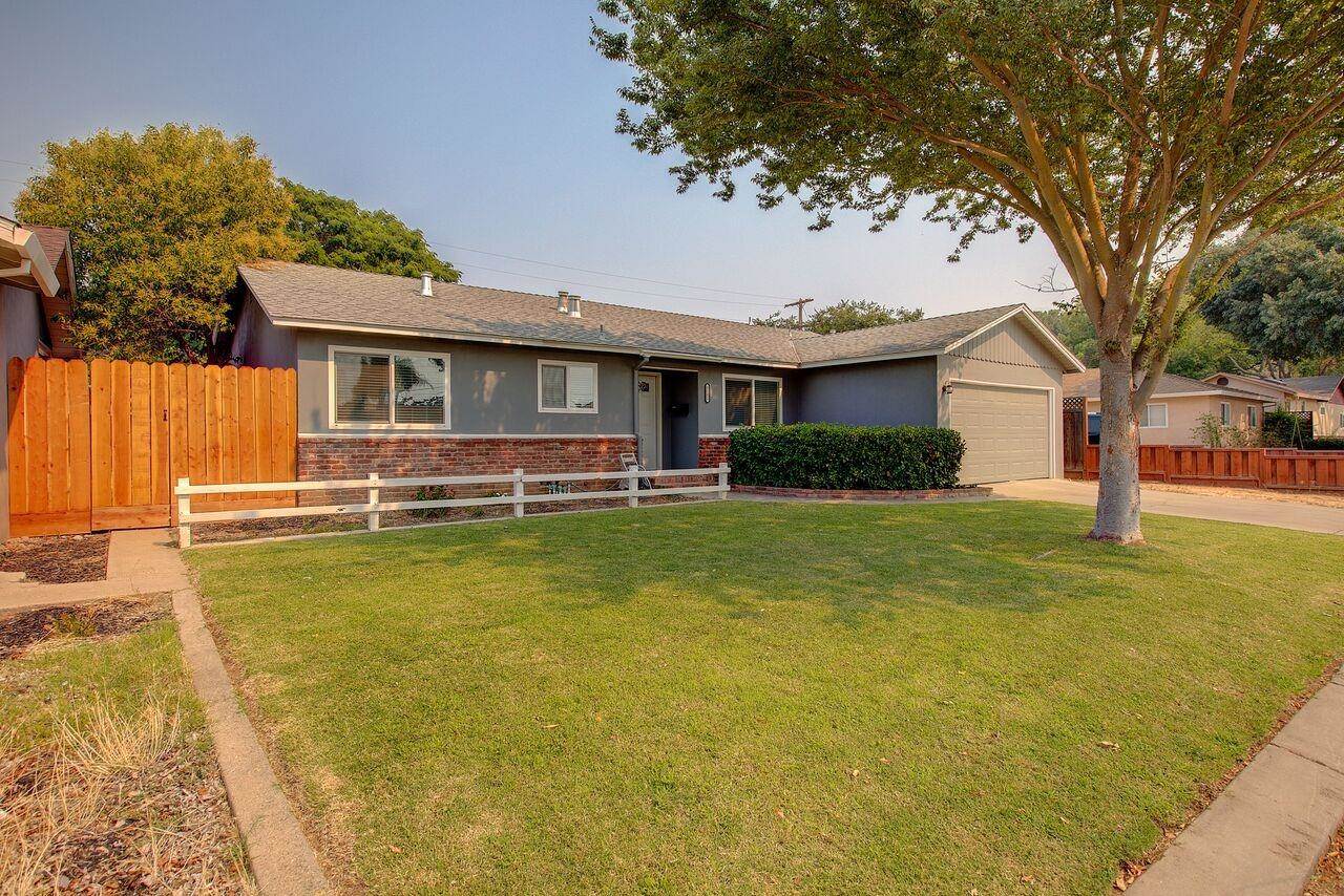 1102 Del Verde Ave, Modesto, CA 95350