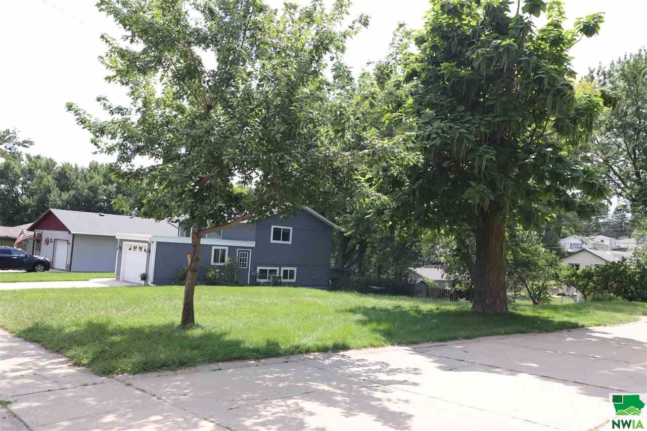 2717 S Cedar St., Sioux City, IA 51106