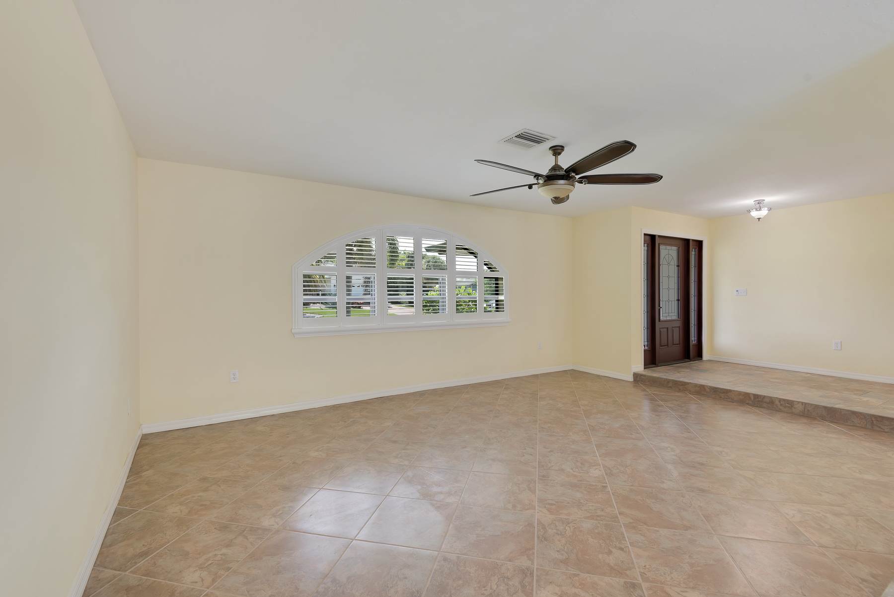 15000 Bonaire Cir, Fort Myers, FL 33908