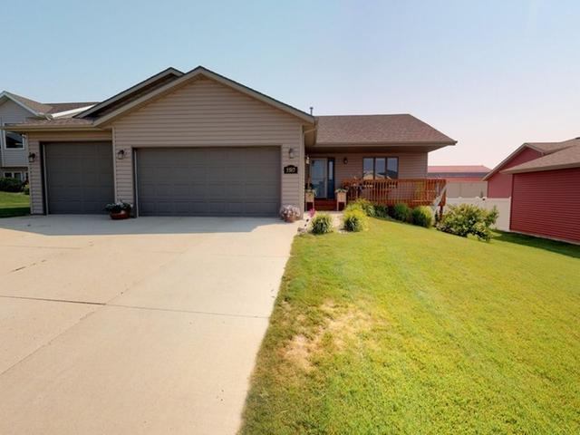 5507 Calvert Dr, Bismarck, ND 58503