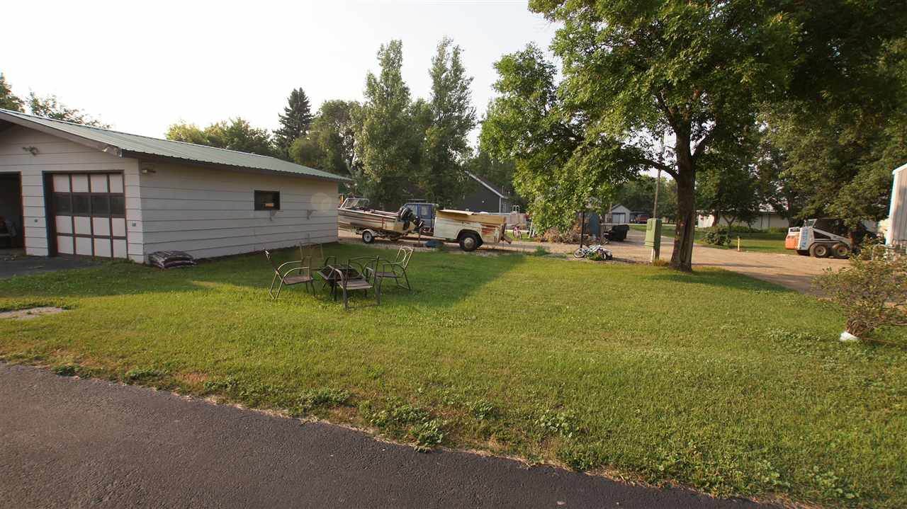 204 Tyler St. NE, Berthold, ND 58718