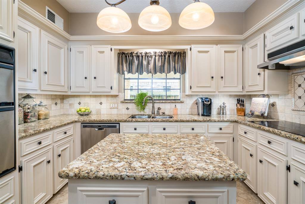 16407 Willowbank Drive, Tomball, TX 77377