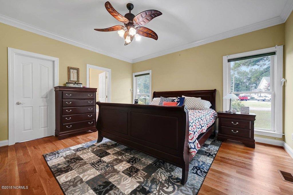 210 Dowitcher Drive, Hampstead, NC 28443