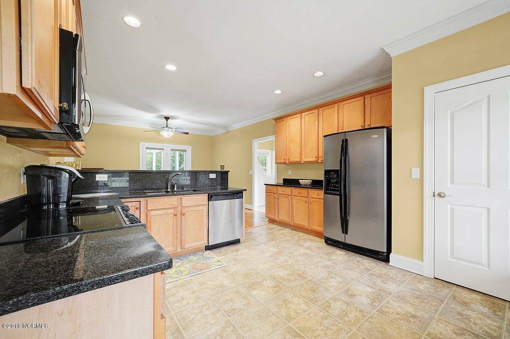 210 Dowitcher Drive, Hampstead, NC 28443